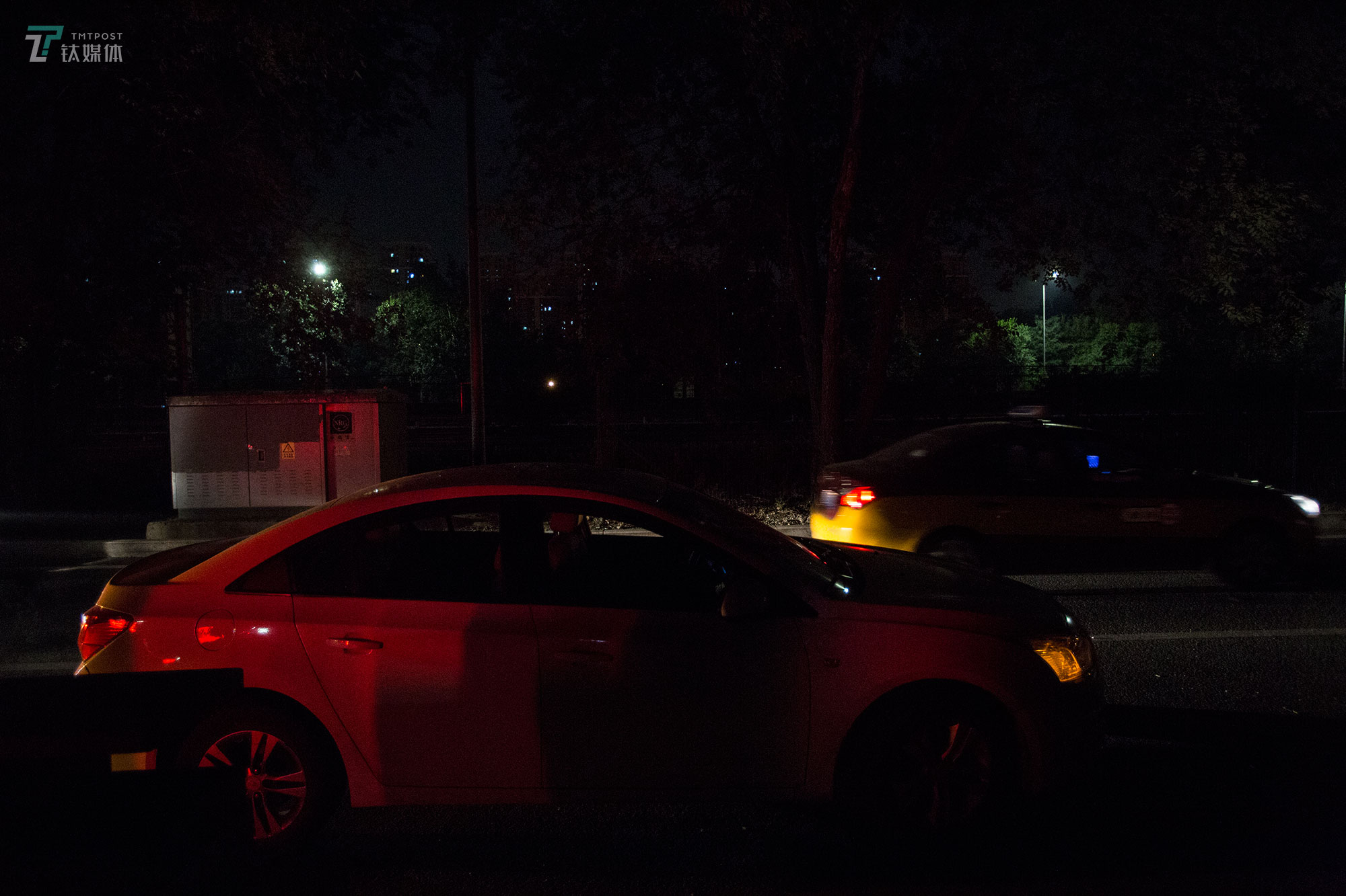 风暴中的网约车司机们丨钛媒体影像《在线》