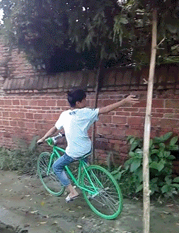 gif搞笑趣图:快过年了,都买一件这样的衣服吧解决了你