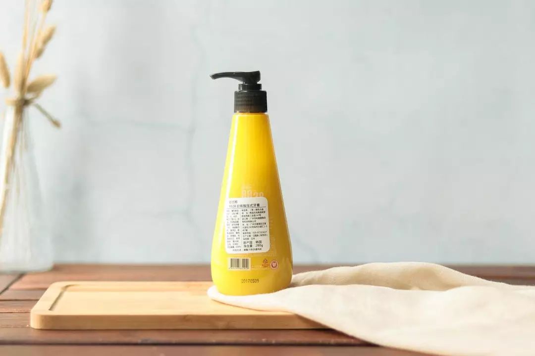 黄牙和口臭有救了!用了这支韩国除垢亮白牙膏