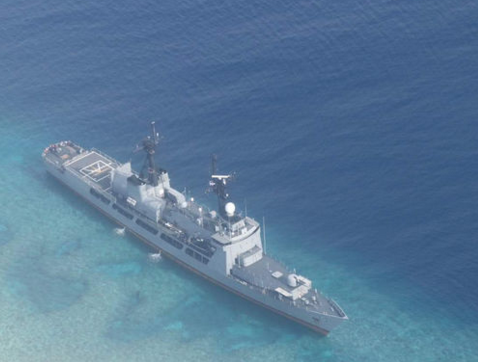 菲律宾旗舰坐底南沙！中国3艘导弹艇已到现场强势围观