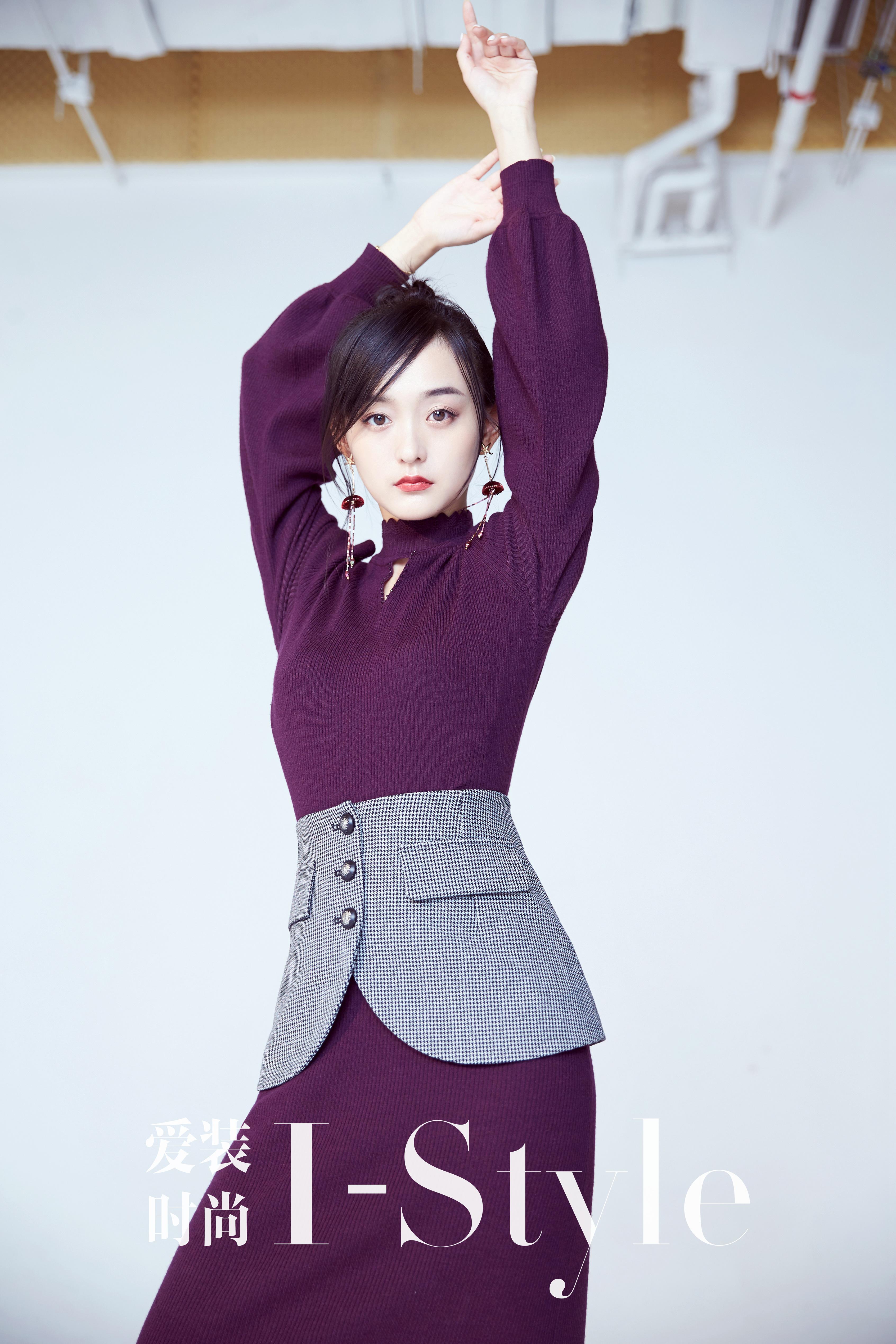 何泓姗:好看的外表与有趣的灵魂兼具