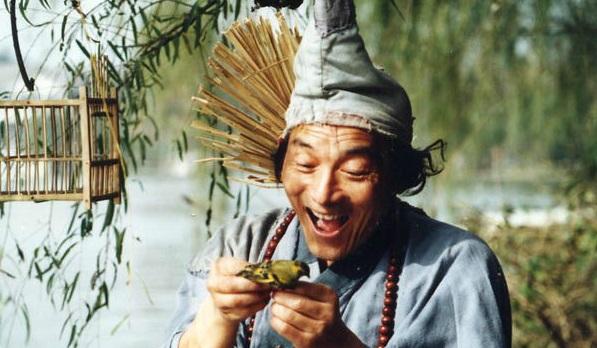 游本昌现85岁再扮济公在抖音翻红,这么多年