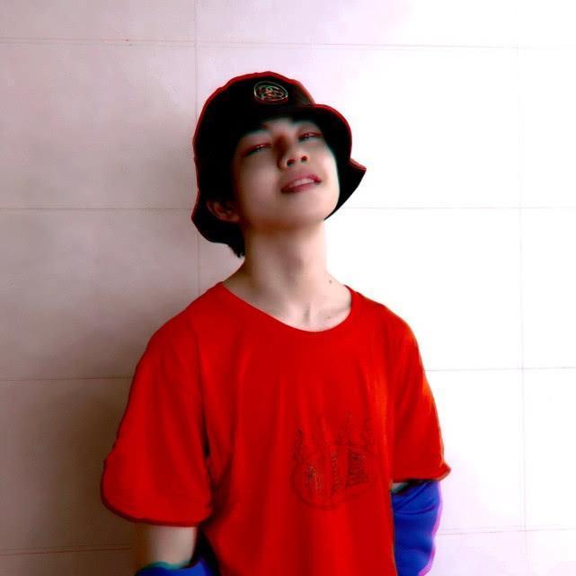 钱正昊现身,17岁就这么会打扮了?我高中时可没