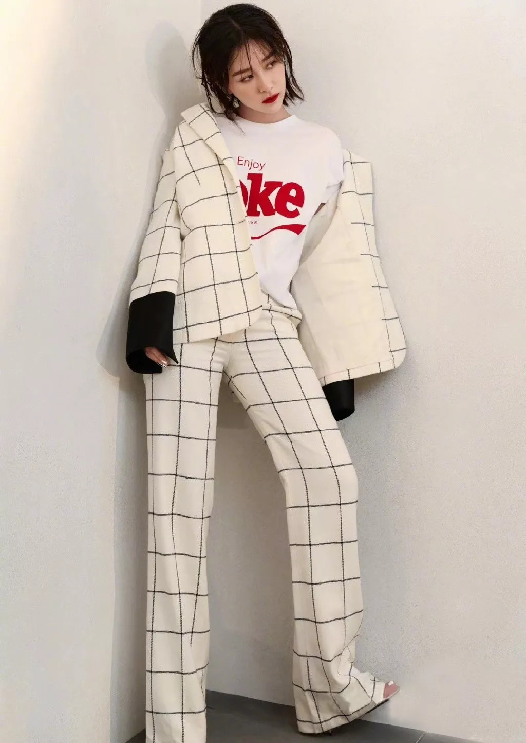 卫衣+阔腿裤,绝对是这个秋天最舒适时髦的搭配!