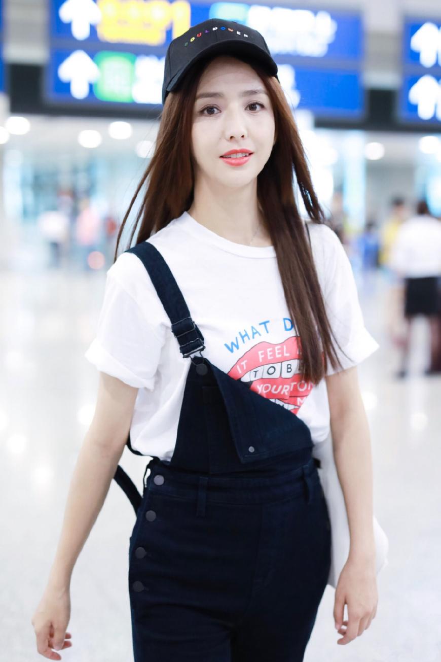 短发接成长发的佟丽娅,感觉像换了个人,竟让网