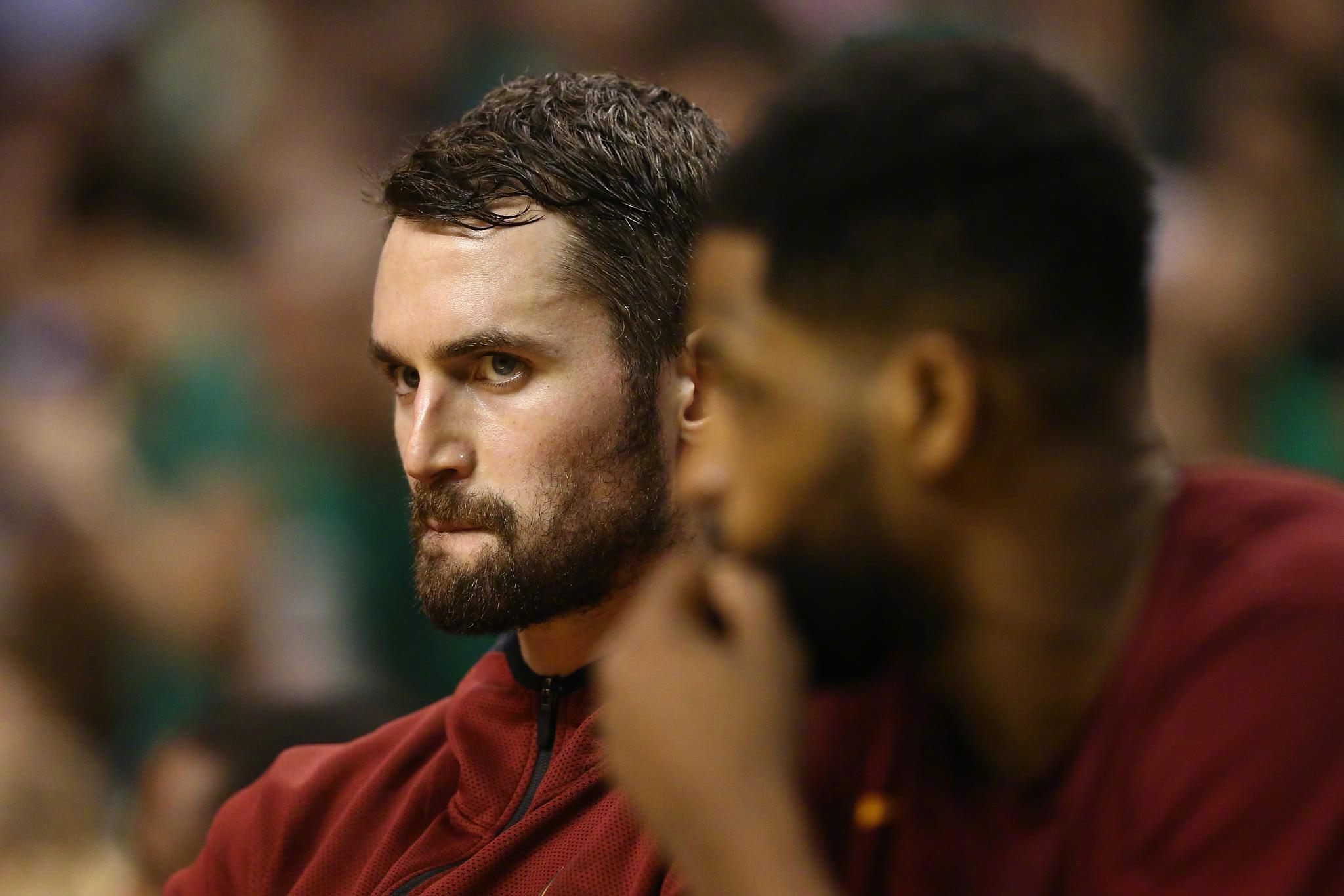 NBA季后赛五大伪巨星!库里居首,乐福上榜,而他