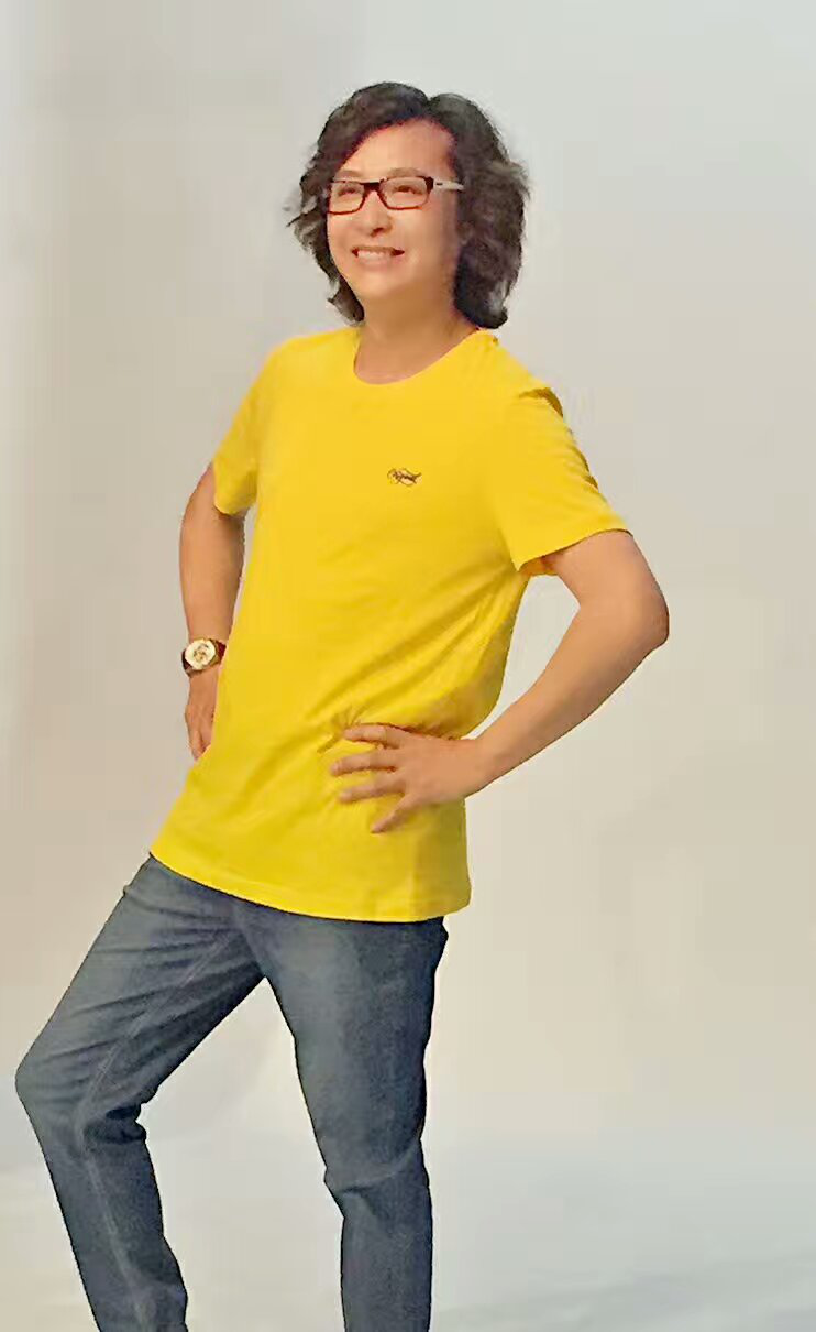 访中国著名流行乐歌手谢军