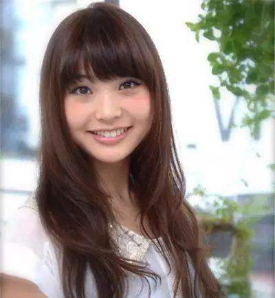 适合圆脸女生的中长发型,很好的甜美公主气质