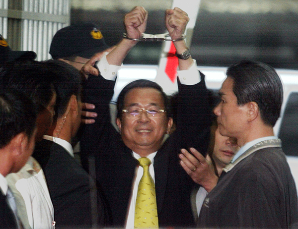 陈水扁接受日本右翼媒体专访 鼓噪“公投”对抗大陆