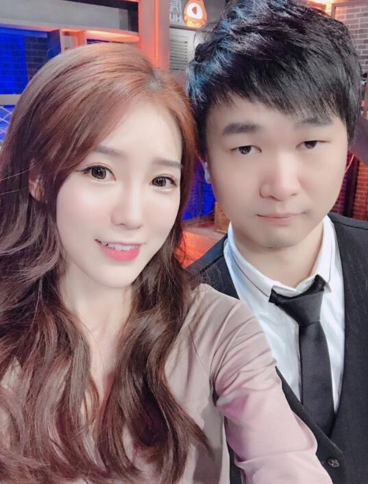 虎牙女主播霸气秒董小飒榜一? 网友:这样的妹