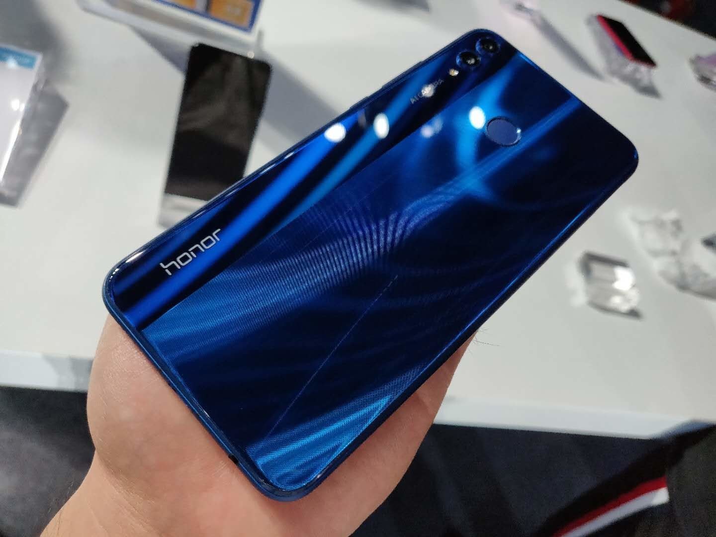 荣耀8X\/8X Max真机图赏:千元屏霸在此