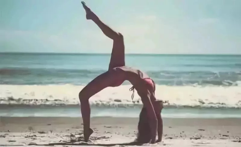 最适合女性的瑜伽动作,一次性美臀、美背、瘦