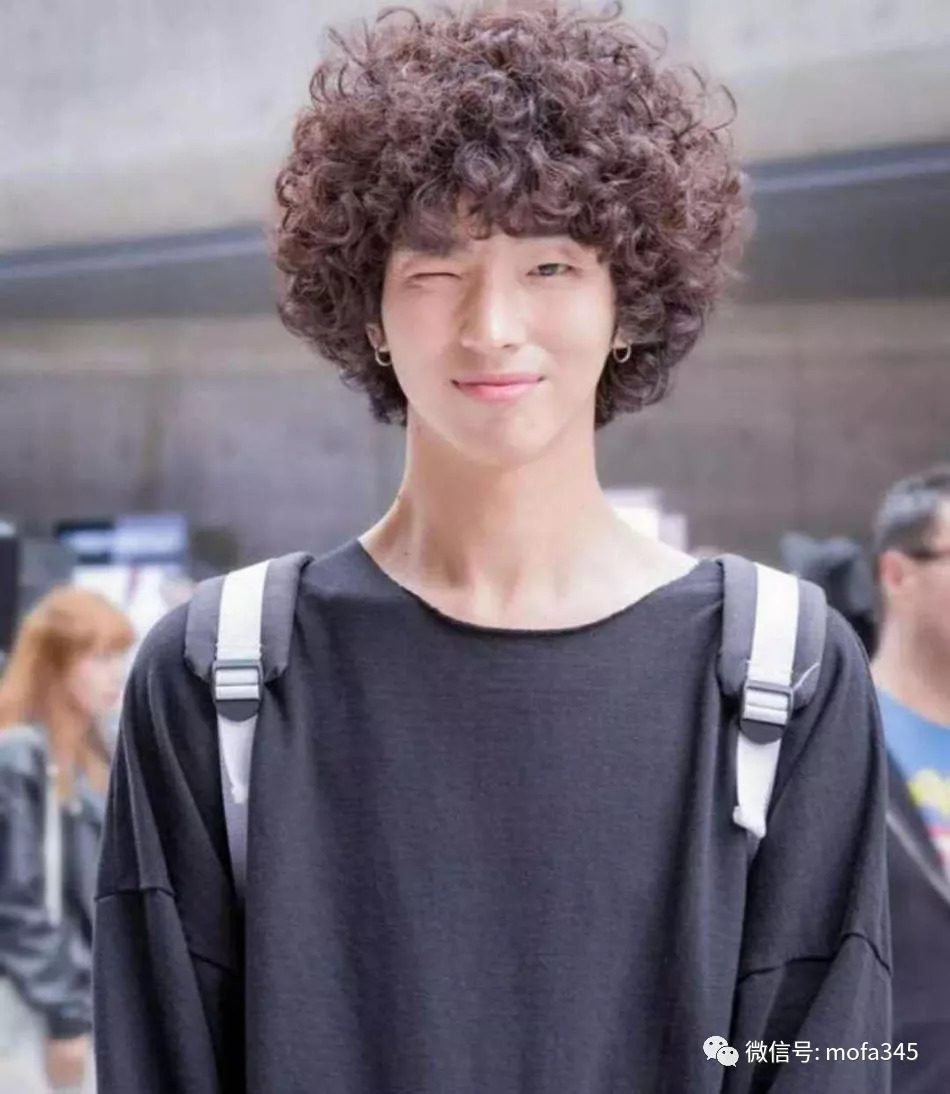 图片烫头大全有几种,适合发型烫的男生!40岁什么颜色头发好看男生发型图片