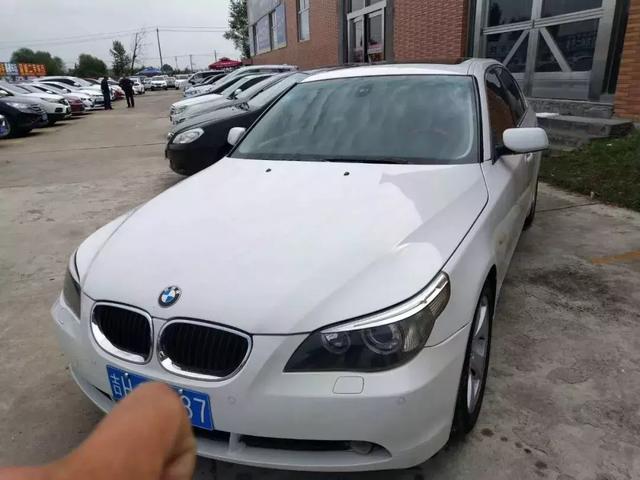 东北二手车,周末逛车市遇到目标,宝马5系和天籁