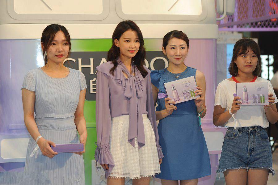 孙怡哪里像生过娃?腿细成两根针,体重不过90斤