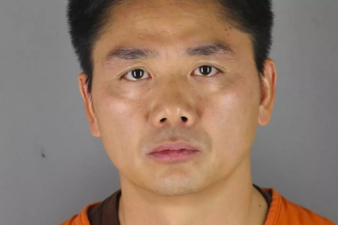 最新!京东4问4答性侵案:刘强东愿意配合调查、将继续领导公司、运营未受影响!股价又现震荡!