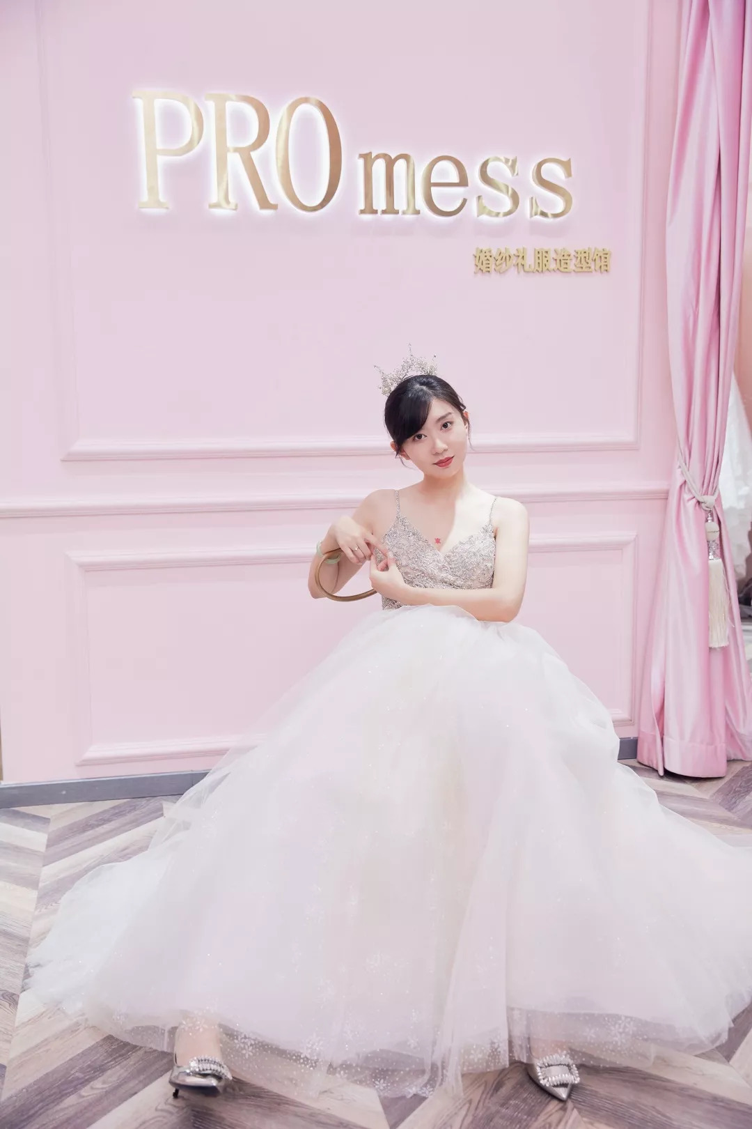 打卡全北京最粉红的婚纱店，我站在店里拍了5000多张照片