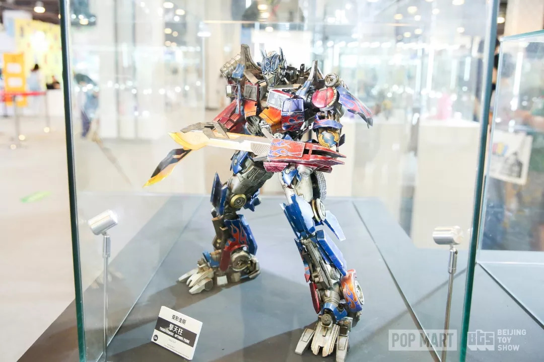 逛了一圈,目睹了疑似不要钱疯抢的画面!漫威、