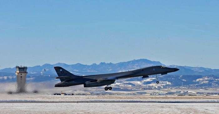 美空军轰炸机将进行高海拔空域训练以规避防空雷达探测