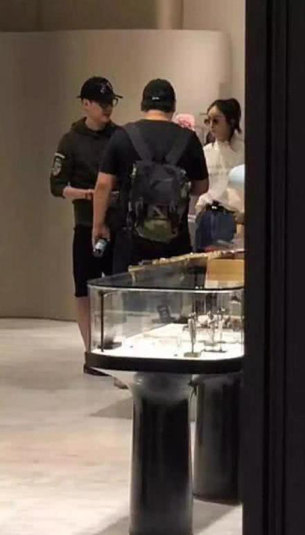 ...5次屡传怀孕 赵丽颖忍无可忍置顶去年辟谣文图片 27168 440x771