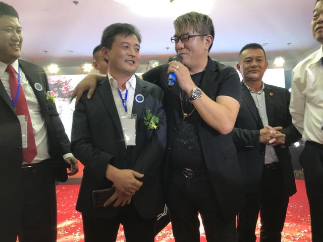 著名歌手韩笑应邀参加越南中国商会安徽企业联合会成立庆典!
