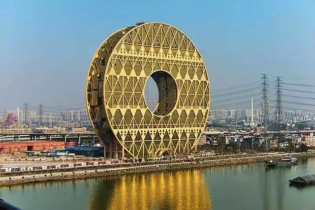 2018中国十大丑陋建筑，丑出新高度：文盲不多了，美盲很可怕！