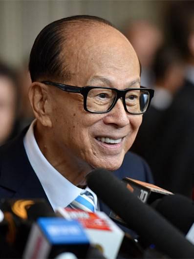 商业大佬不愿功成身退，挂虚职幕后监工，柳传志在联想危难时