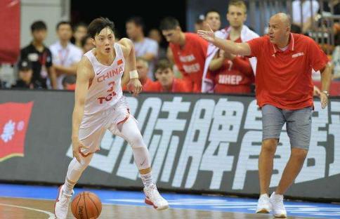 中国男篮蓝队世预赛名单更替 三新疆人入选 陶