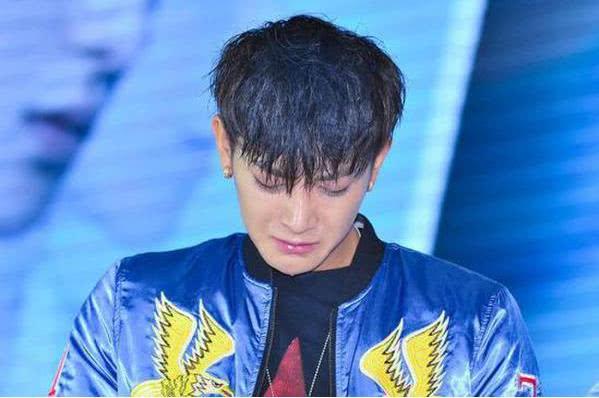 黄子韬粉丝千千万,为什么黑粉红粉各一半?雷公