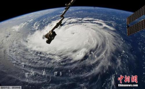 当地时间2018年9月10日，从国际空间站拍摄的飓风“佛罗伦萨”画面。