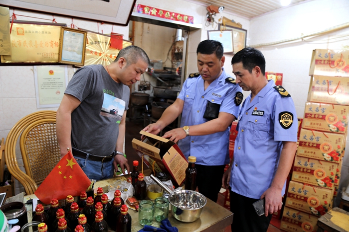 安徽省濉溪县开展联合执法行动专项整治城北菜市场