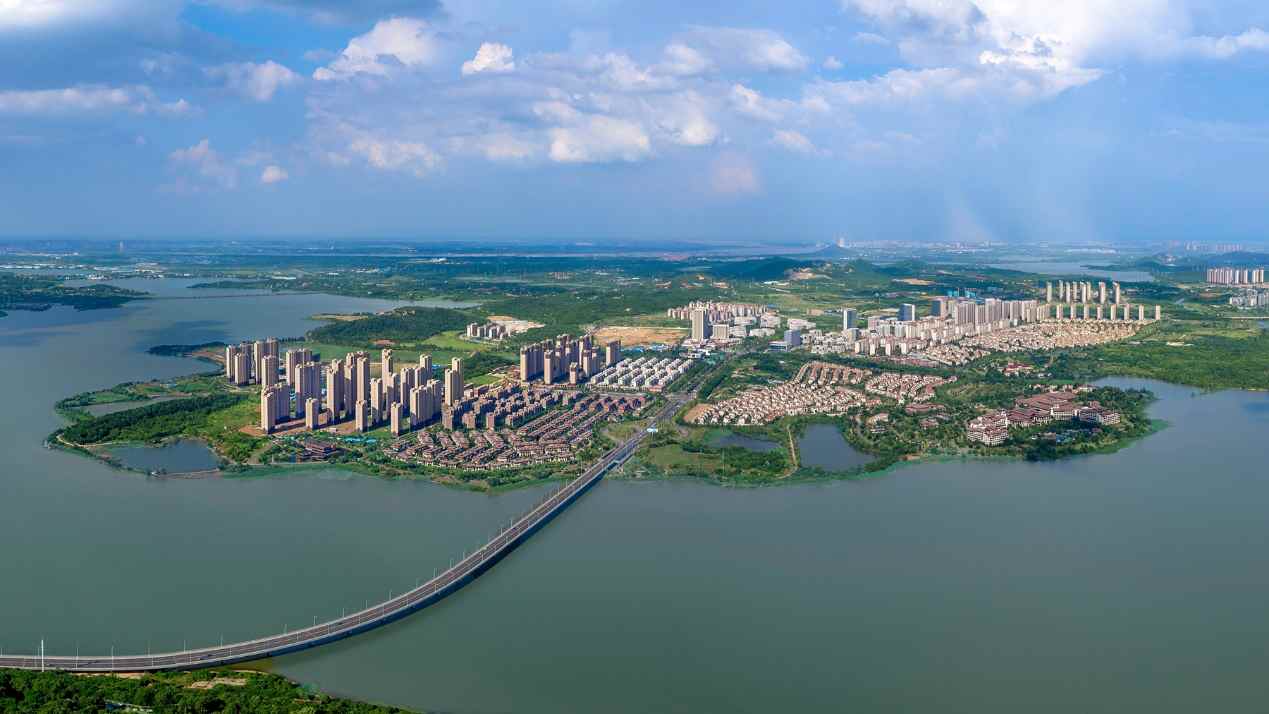 亿达中国(03639)致力产城融合二十年--深耕的