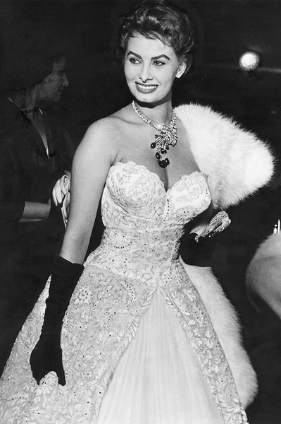 风格档案:索菲亚·罗兰极致诱惑的时尚风格