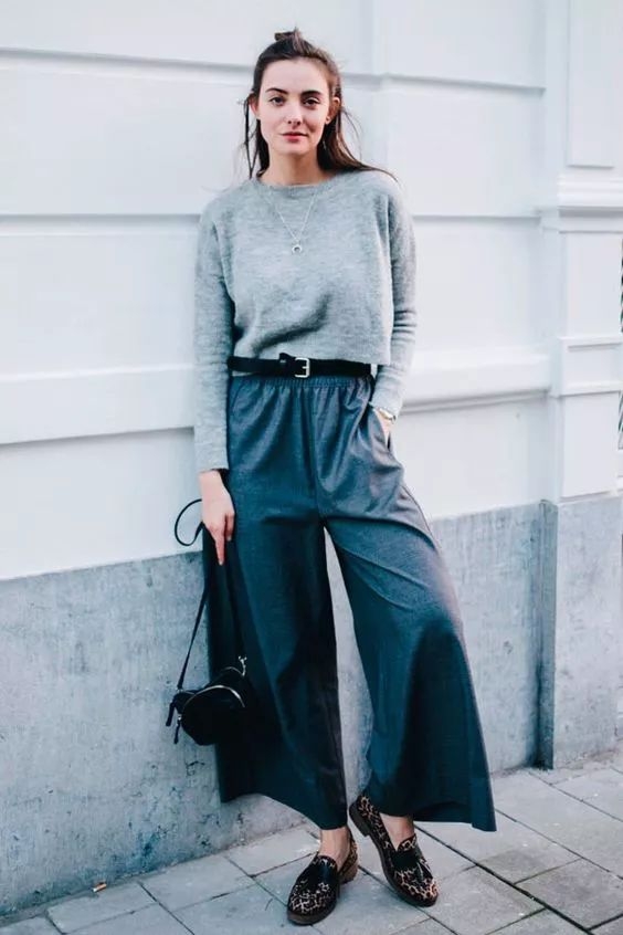 卫衣+阔腿裤,绝对是今秋最舒适时髦的搭配!