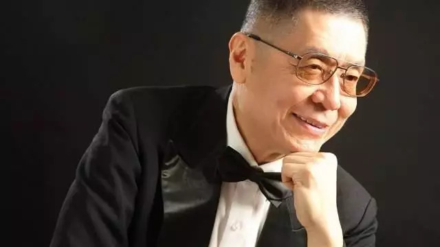 曹氏|钢琴大师刘诗昆与中央乐团1977年版《战台风》，余音绕梁!