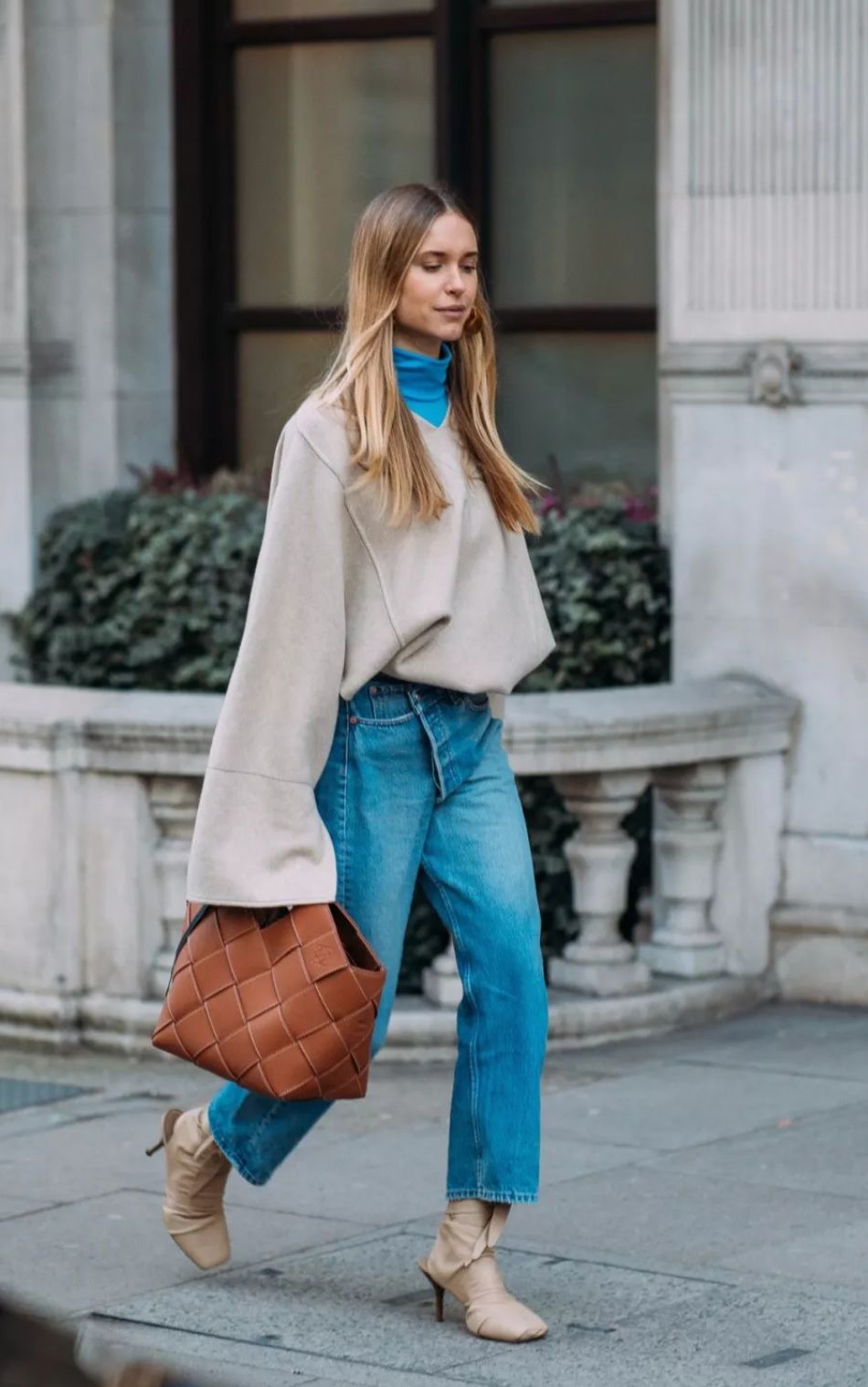 今秋针织衫+阔腿裤=怎么搭都时髦气质!!