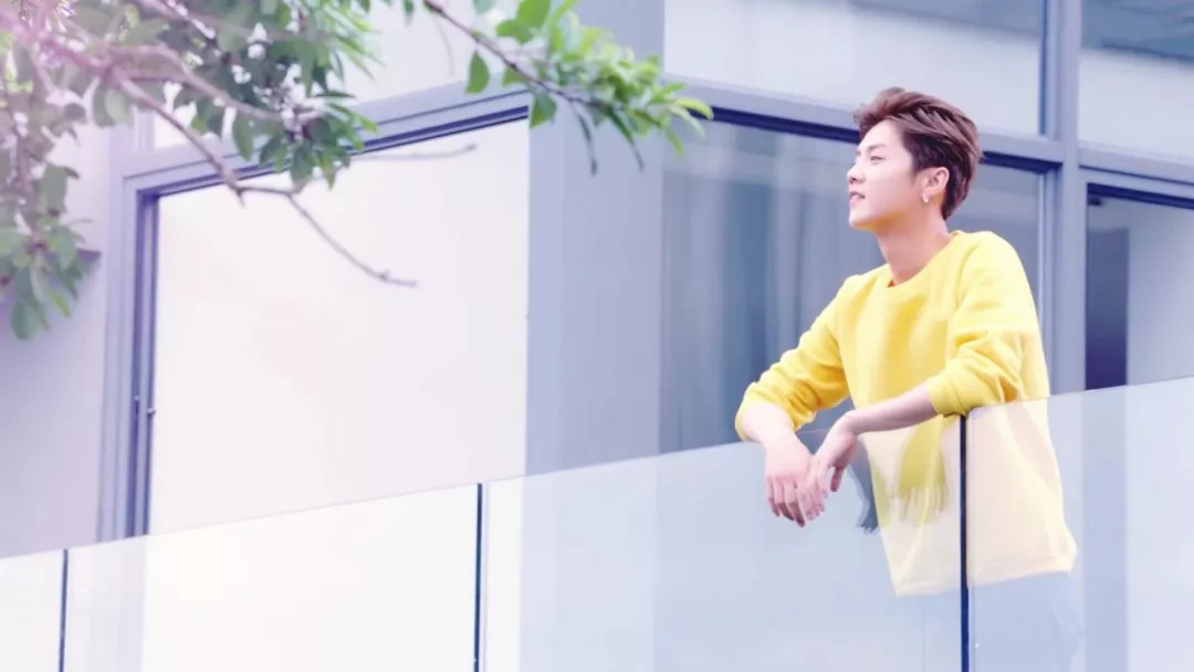 鹿晗为关晓彤庆生,粉丝插足鹿晗恋情?现在粉丝