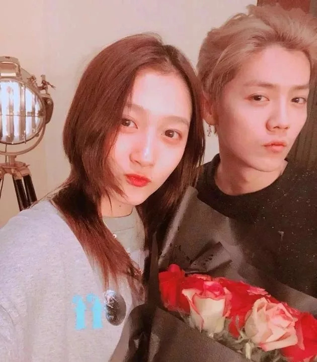 鹿晗为关晓彤庆生,粉丝插足鹿晗恋情?现在粉丝