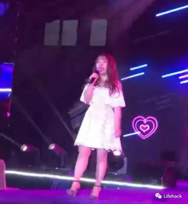 咪蒙P图前 vs P图后,这画风.