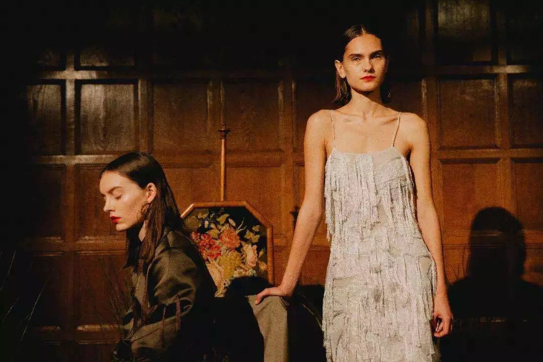 2019春夏四大时装周一起过了个“中国年”