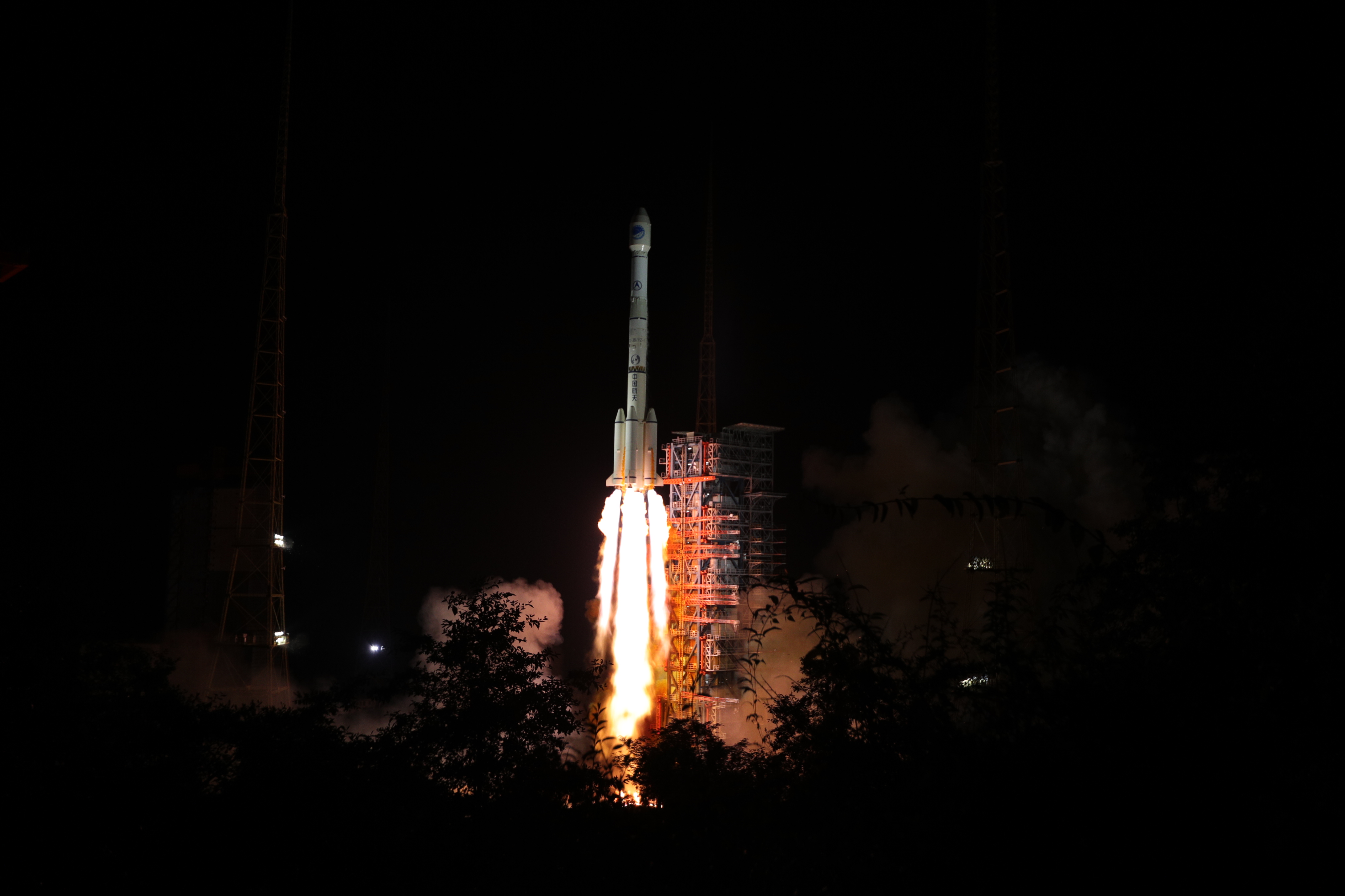 中国一箭双星成功发射两颗北斗导航卫星
