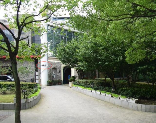 40万饭局牵出宜兴稀土大王父子 子爱车父嗜