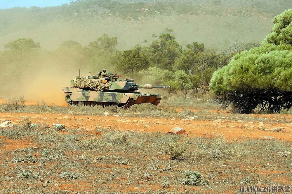 神似美军 澳大利亚陆军第1装甲团“掠夺者之行”演习