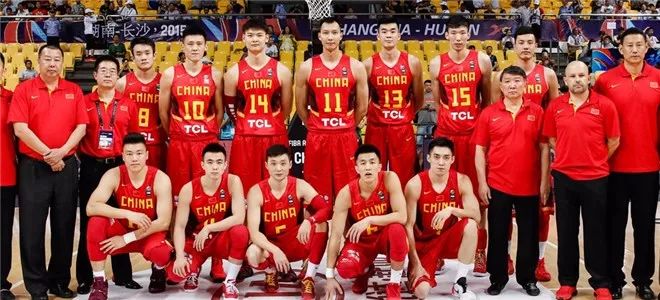 完成历史使命的双国家队，和一个等待救赎的中国篮球