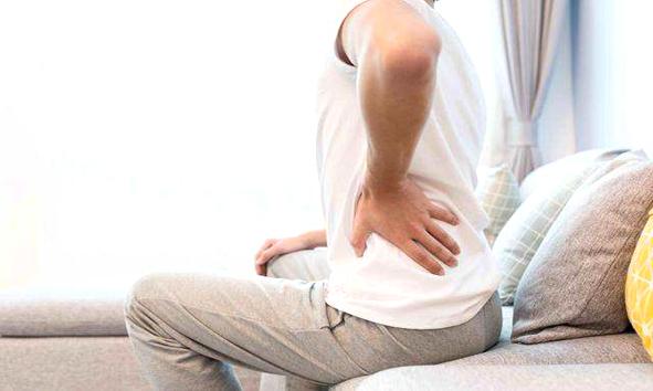 壹健康百科:腰痛背痛让人难受,做几个小动作来缓减