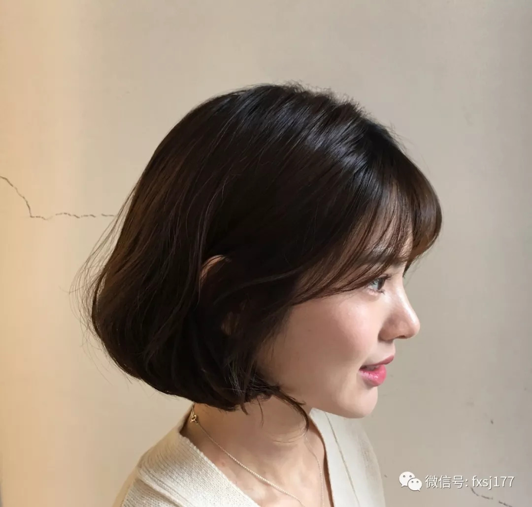 2018女生流行烫头发_9月流行"半圈烫",所有女生都能驾驭的短发