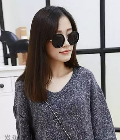 圆脸女生适合的直发发型,体恤了女生的甜美气质!