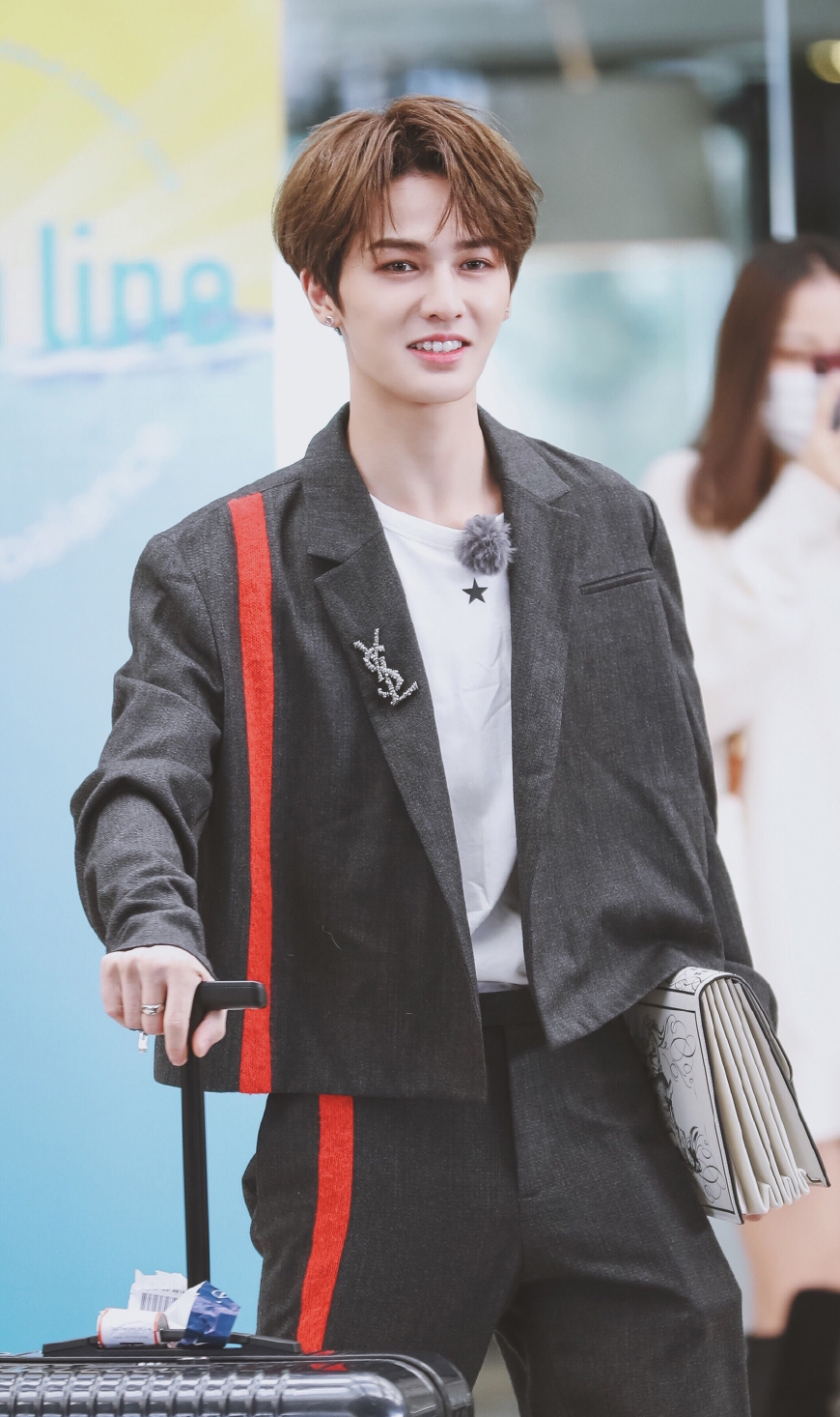 朱正廷机场穿搭大解析!别浪费自己男神底子,教180cm的你学逆袭