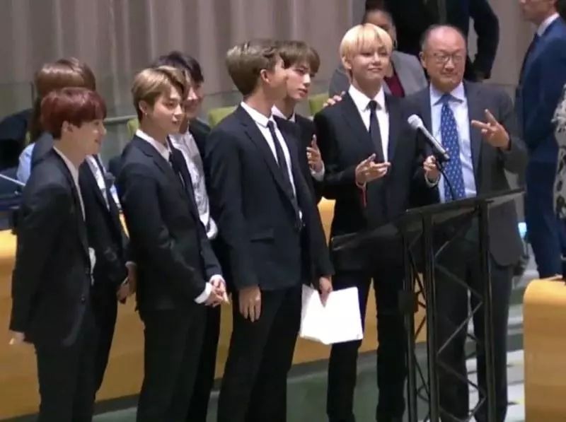 超强大！防弹少年团亮相联合国大会RM7分钟全英文演讲！ARMY：在新闻里追星