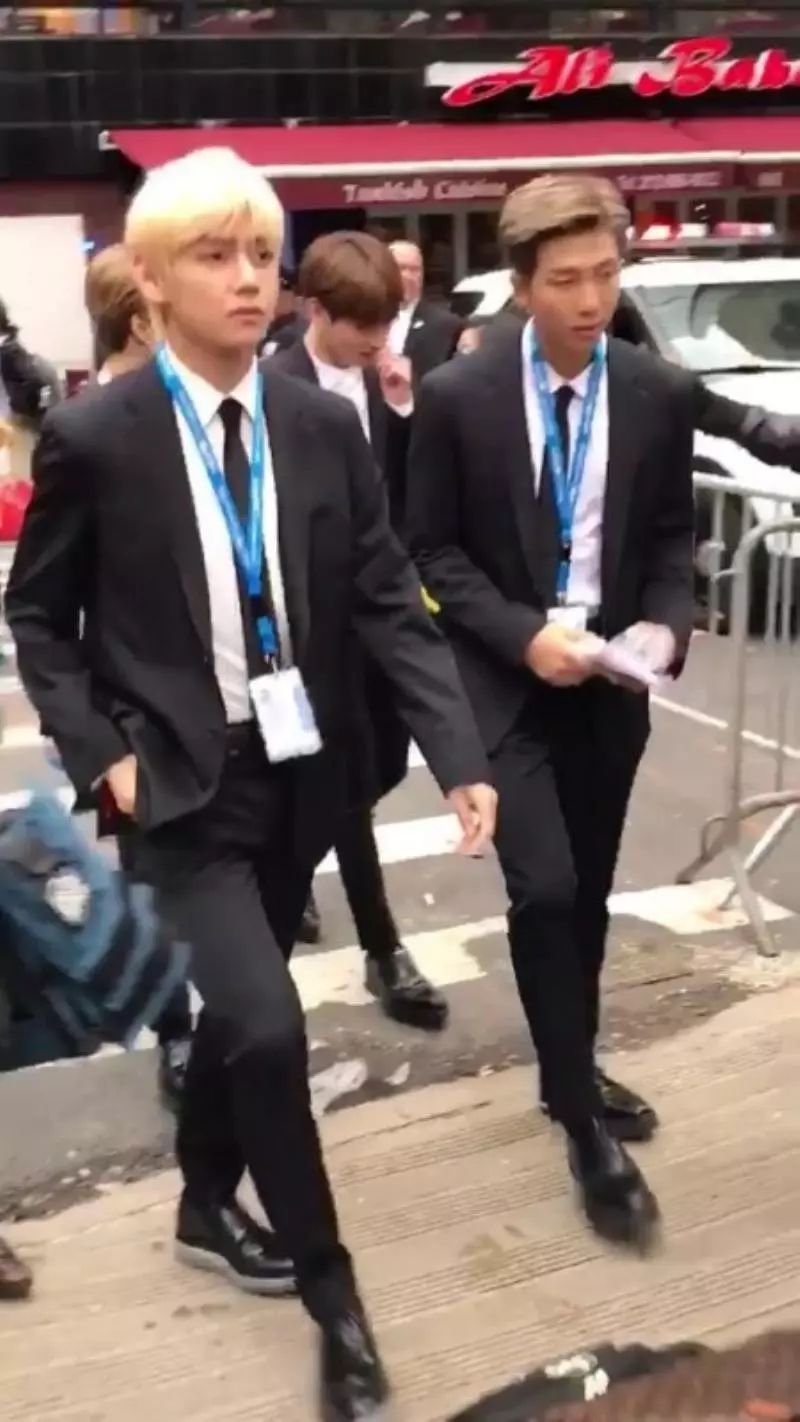 超强大！防弹少年团亮相联合国大会RM7分钟全英文演讲！ARMY：在新闻里追星